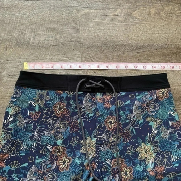 New J Crew Mens 9" Stretch Board Shorts Navy Blue Floral Print - Picture 4 of 9